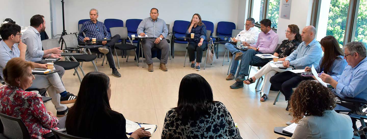En Concepción: Autoridades y contratistas se reúnen para abordar medidas tras el cierre de Huachipato