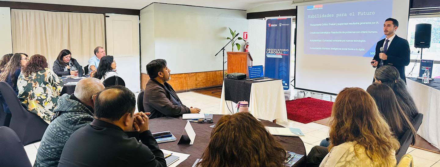 Diálogo social y capacitación: Ejes del taller sobre el futuro del trabajo e IA en Arica