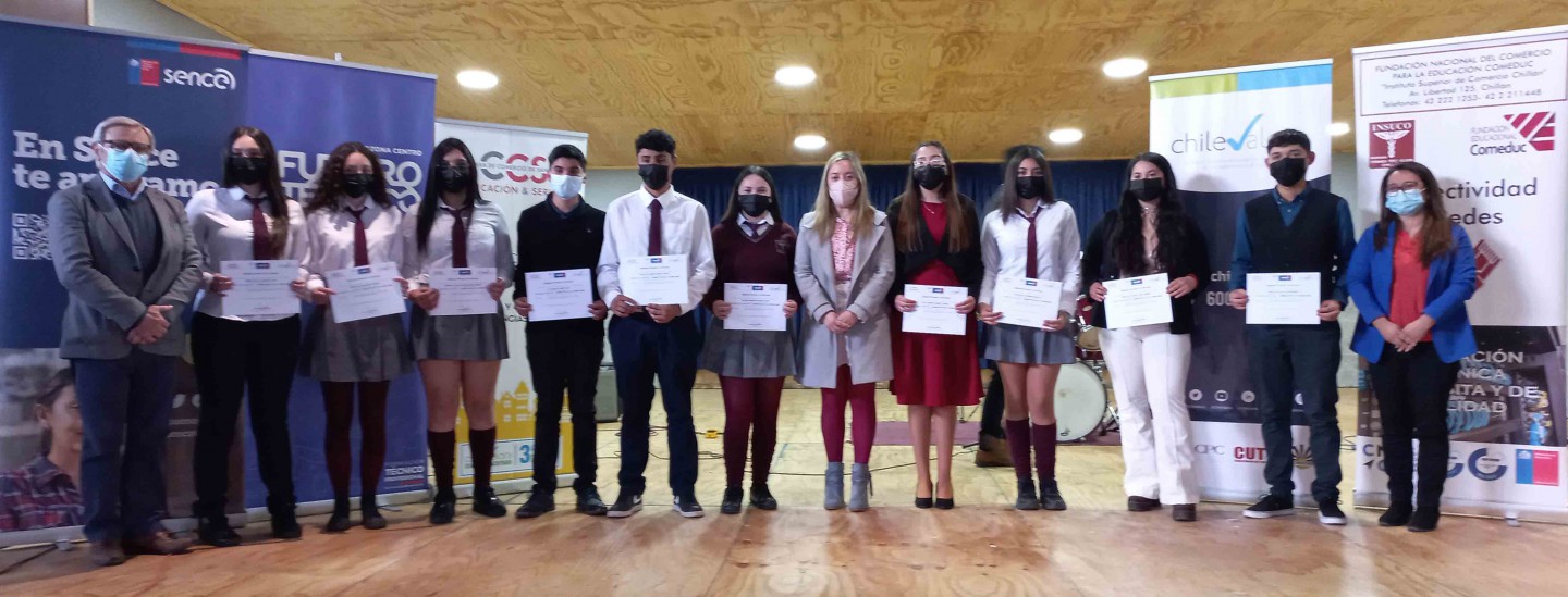Estudiantes de liceos técnicos de Ñuble certificaron sus competencias en el perfil Administrativo de Operaciones