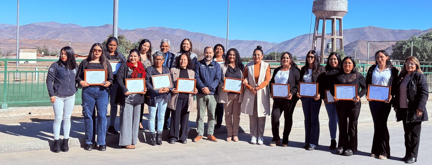 Mujeres que inspiran: Vecinas de Punta Colorada en la región de Coquimbo, se capacitan en su territorio tras más de 15 años