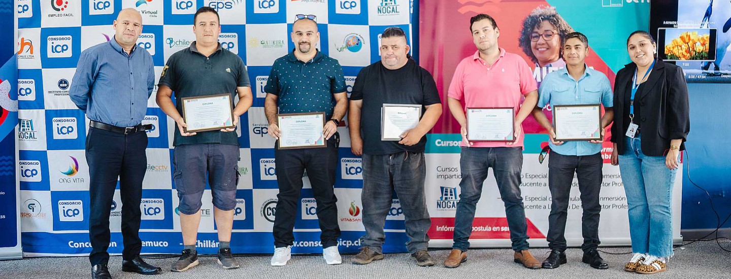 En Los Ángeles- Bio bío celebran la certificación de 88 nuevos conductores profesionales