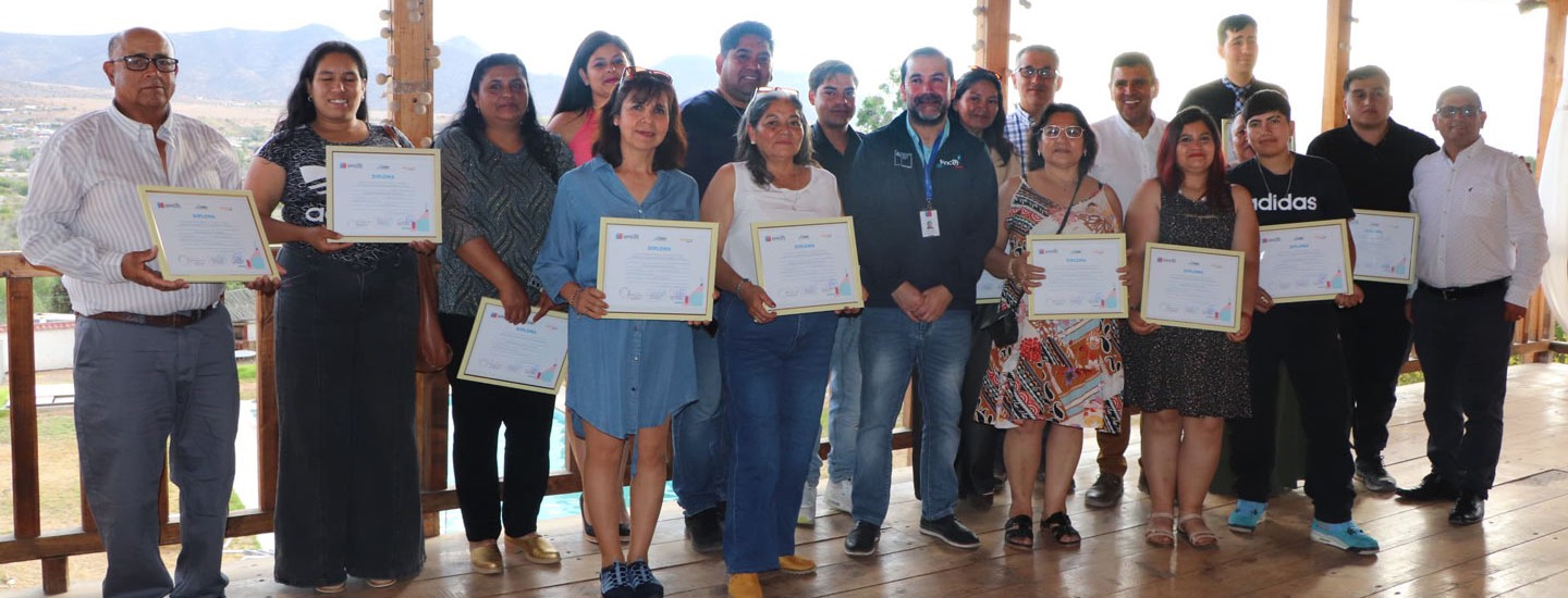 Becas Laborales: Vecinas y vecinos de Monte Patria se convierten en flamantes maestros en obras menores