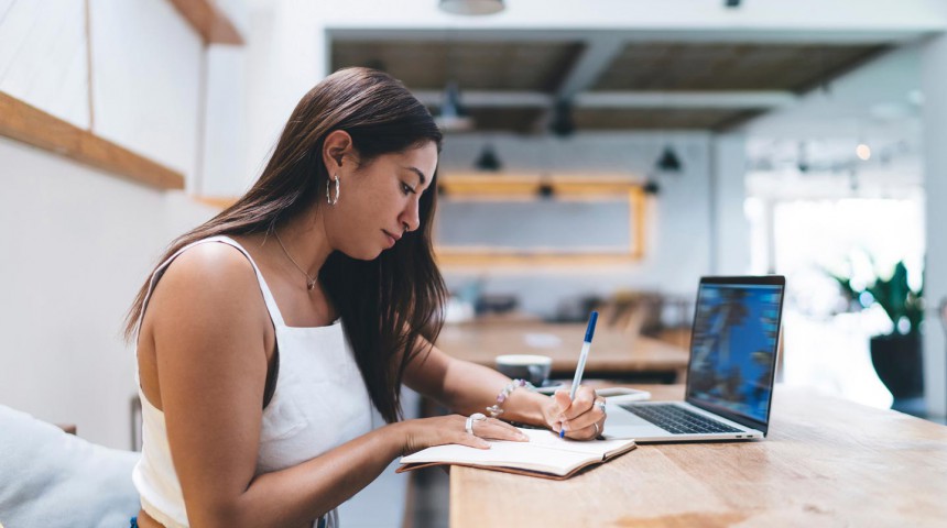 ¿Buscas empleo? Conoce e inscríbete en los talleres gratuitos y en línea del SENCE de orientación laboral